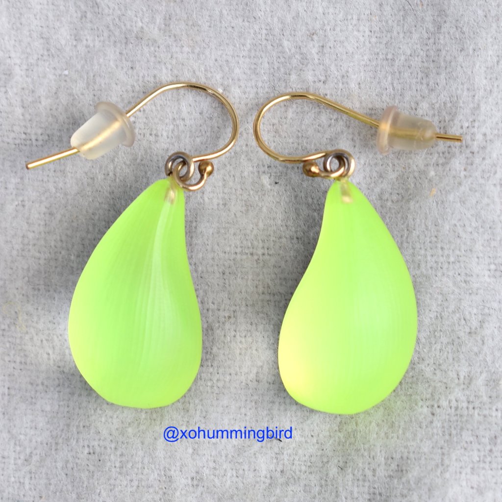 Alexis Bittar | Lucite Dewdrop Earring (Neon Yellow) — image 6 of 8
